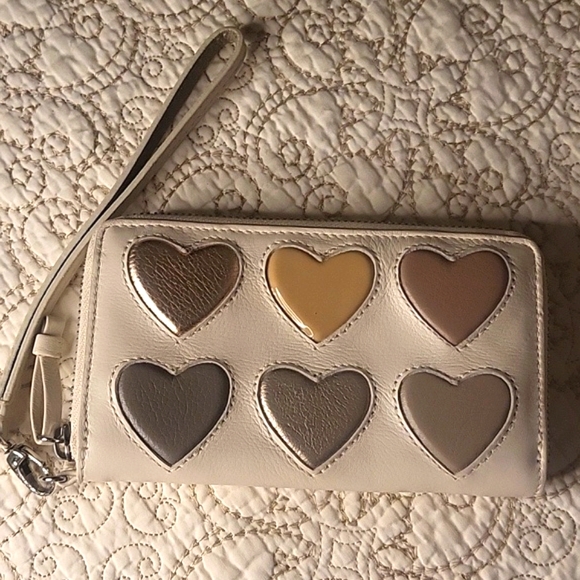 Brighton Leather Heart Wallet with wristlet - Picture 10 of 10